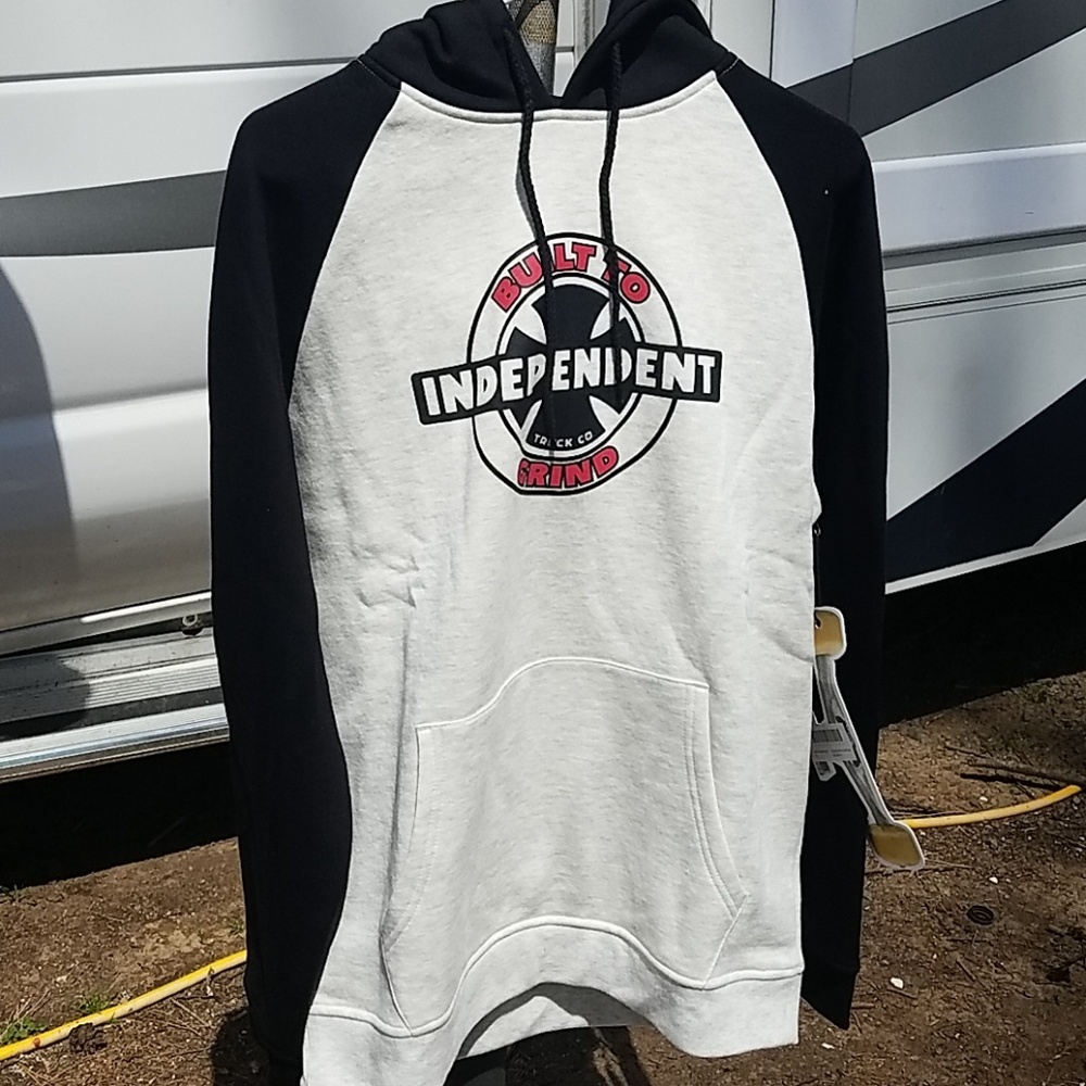 INDEPENDENT HOODIE SWEATER